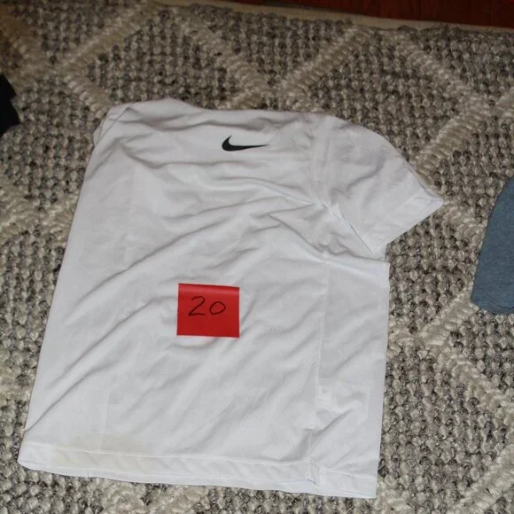 Boys Nike Dri Fit White Short sleeve Shirt - Picture 1 of 1